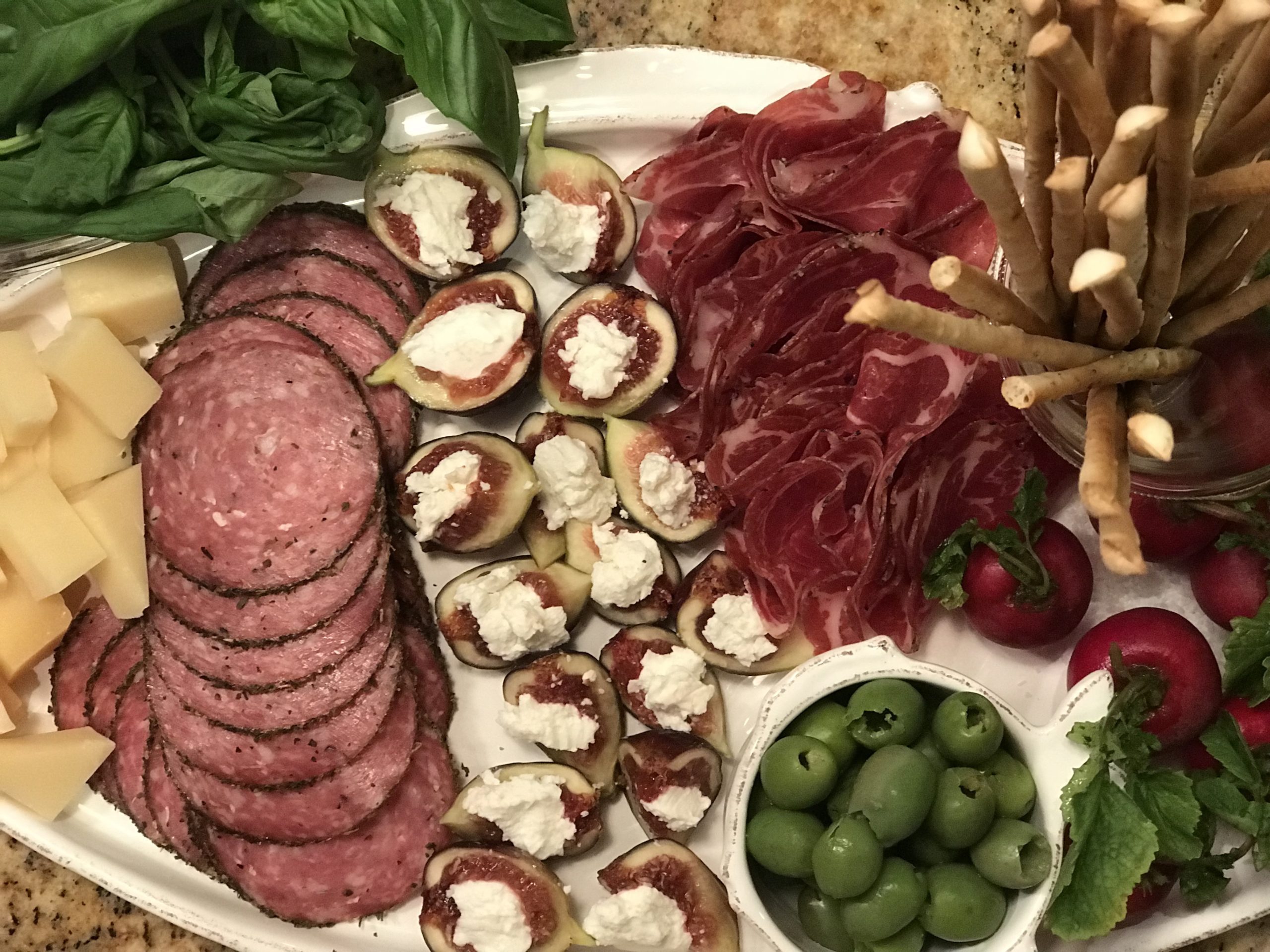 How to Create the Ultimate Wine & Cheese Board for Your Dinner Party