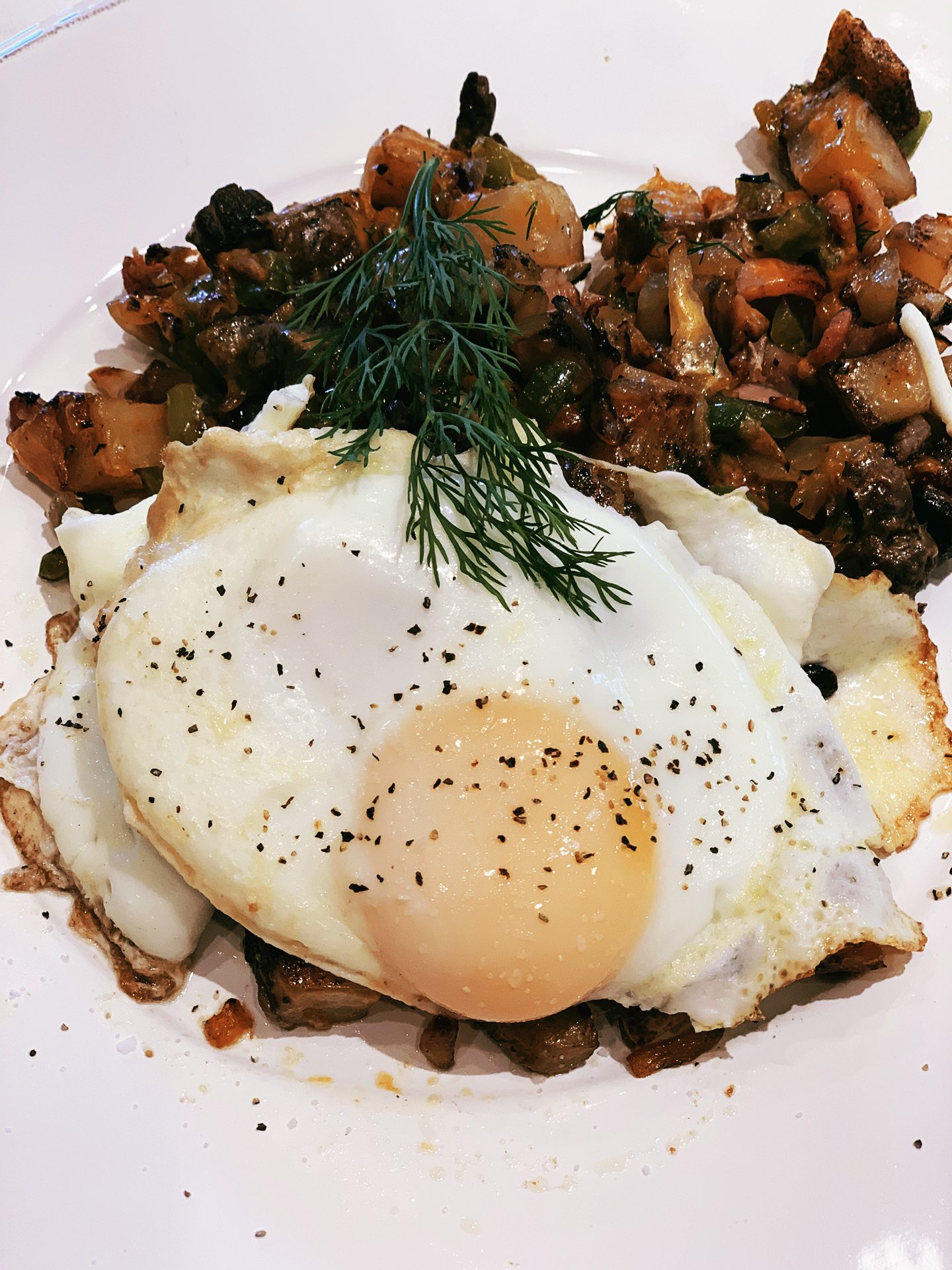 best-potato-recipes Breakfast Skillet with Glazed Eggs